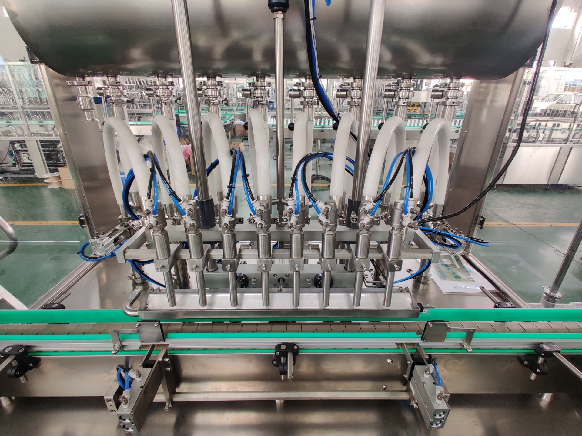 How a Automatic Filling Machine Makes Work Easier for Your Production