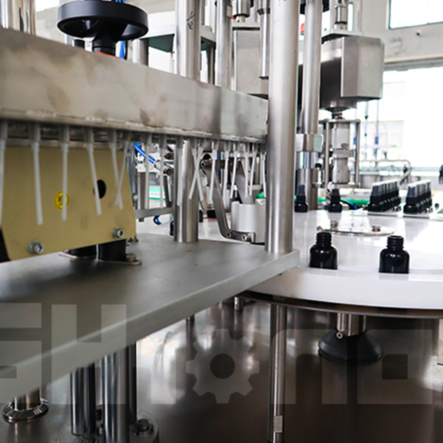 Double Nozzles Essential Oil Filling Machine