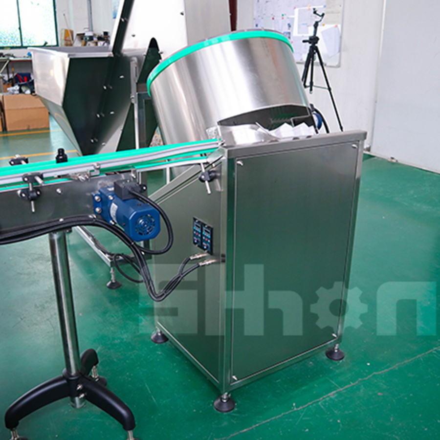 Double Nozzles Essential Oil Filling Machine