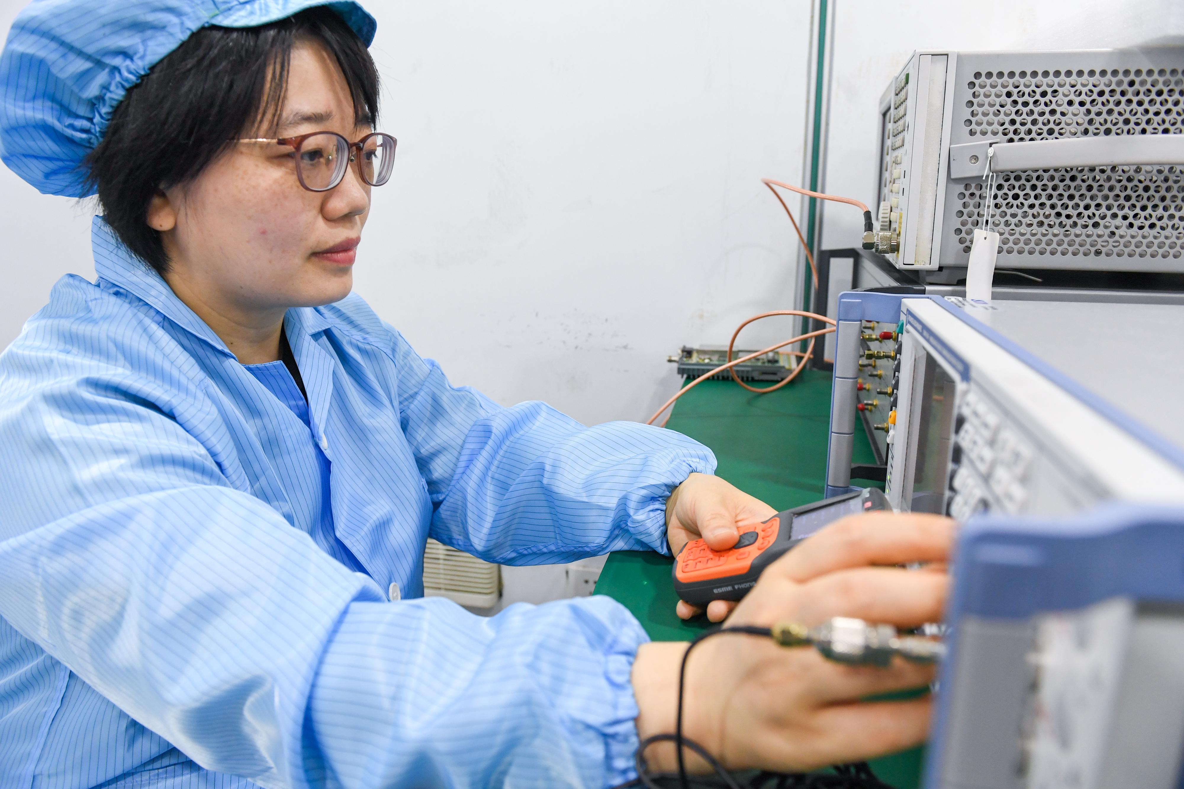 北京理工大学毕业，从事质量检验工作5年，是公司2023年度质量先进工作者荣誉获得者，经手整车质量检验18000台，发现和解决各种质量问题30起，解决生产线上质量控制问题30项，提出质量管理与可靠性控制合理性化建议130项，带领总装终检班组完成整车质量检验工作30000多辆。
