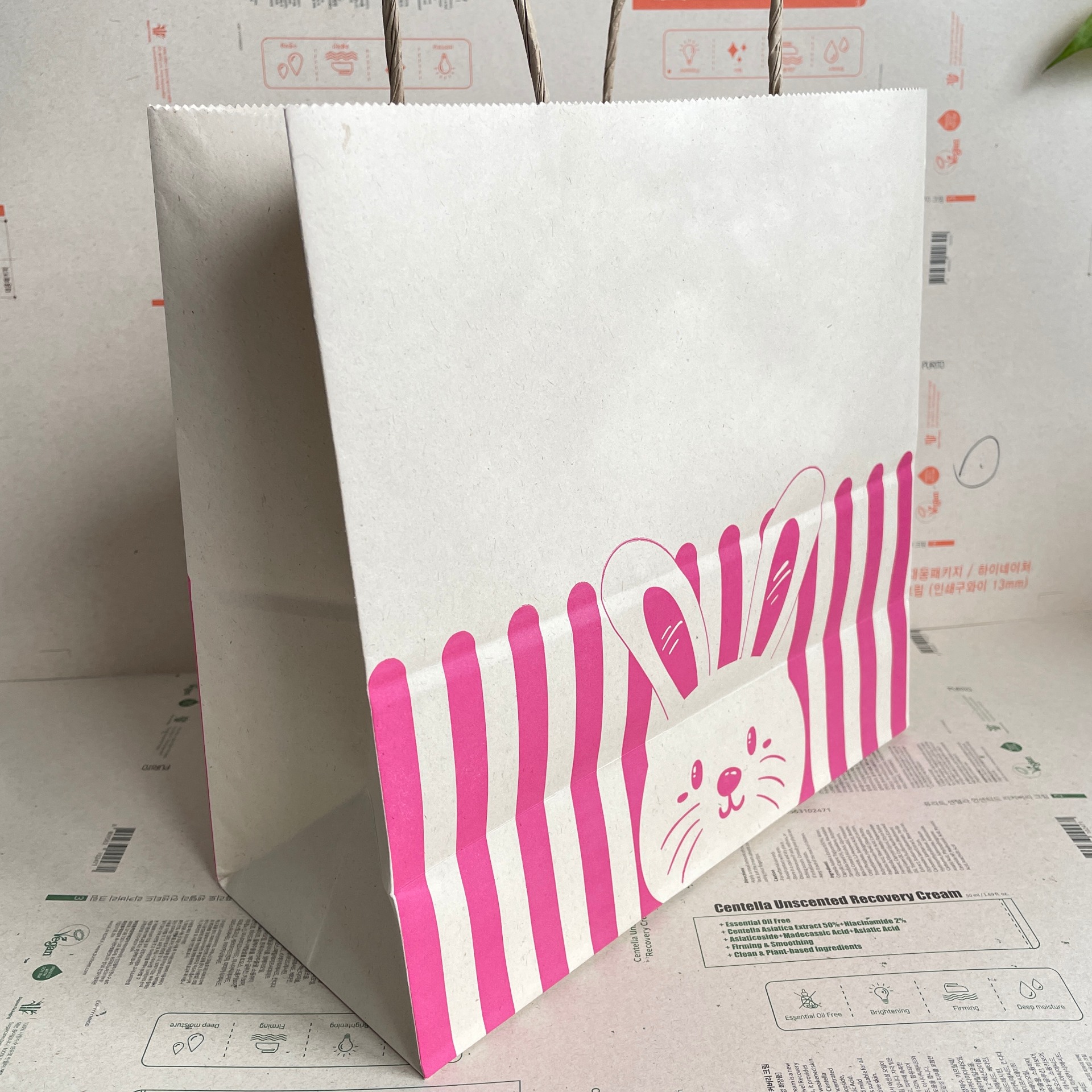 Shopping packing paper bags