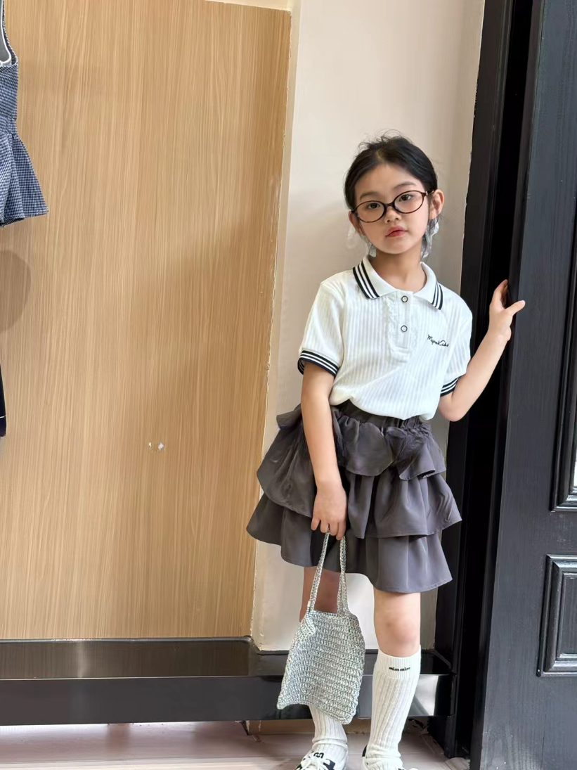 女童T恤配百褶裙裤两件套