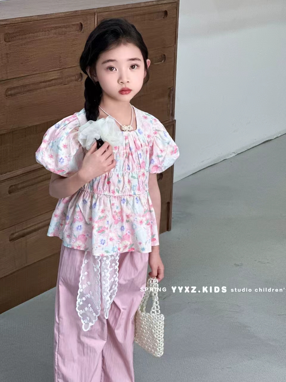 girl short sleeve Tshirt and pants