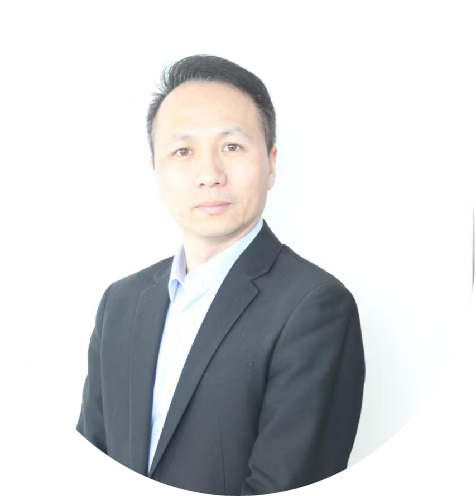 人工智能大模型讲师，AI 数字图像讲师、AI视频应用讲师、AI新媒体应用讲师；人工智能机器人模型讲师；Adobe 数字设计讲师；长春工业大学客座教授；高级计算机讲师；（CV） 训练师