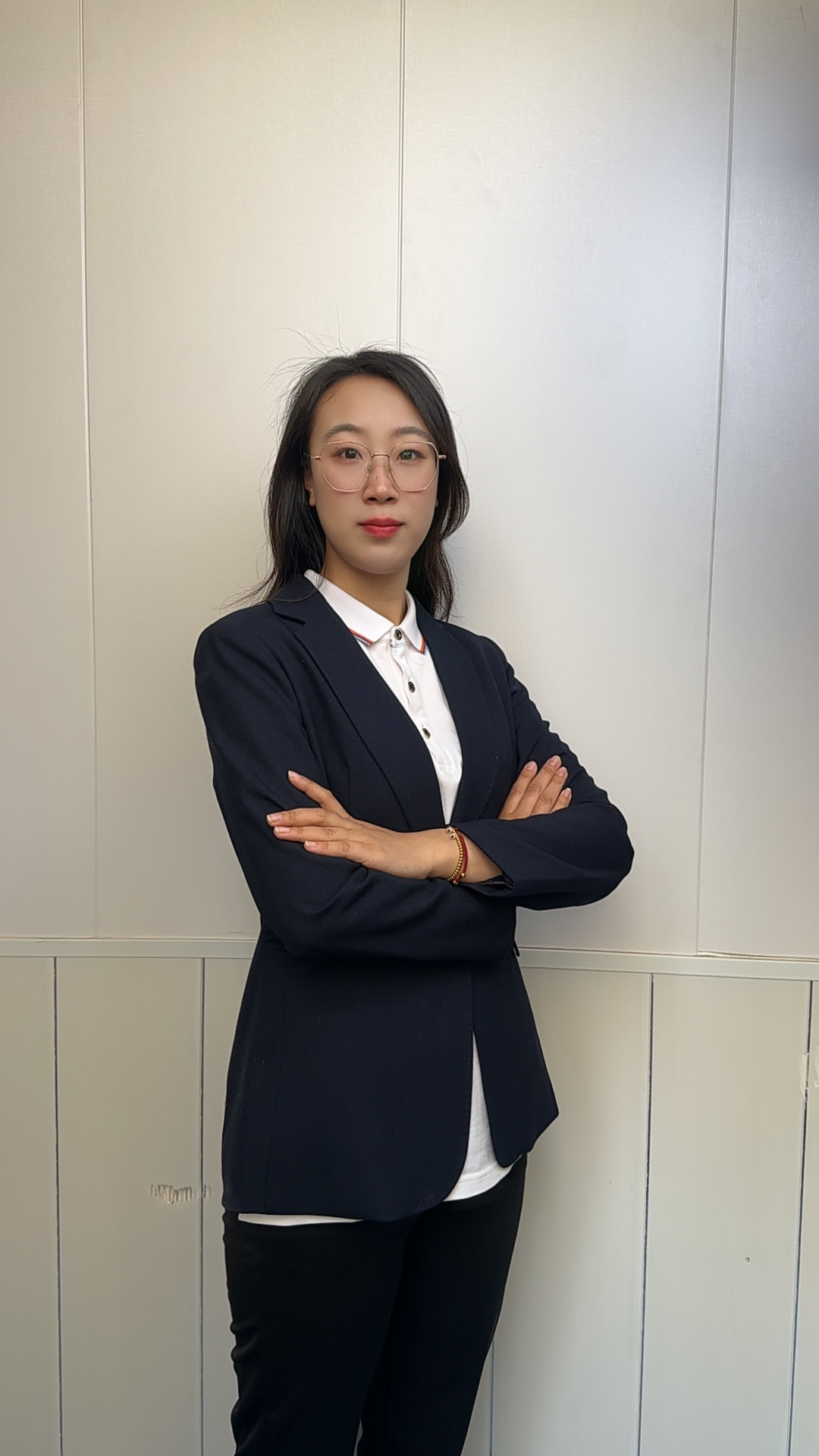 李琴国际项目负责人，经办客户300余人。