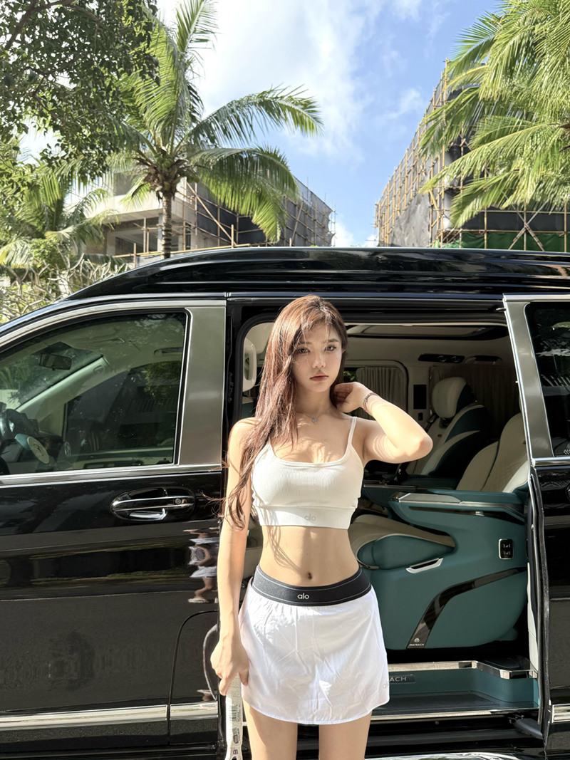 ALO Skirt 01