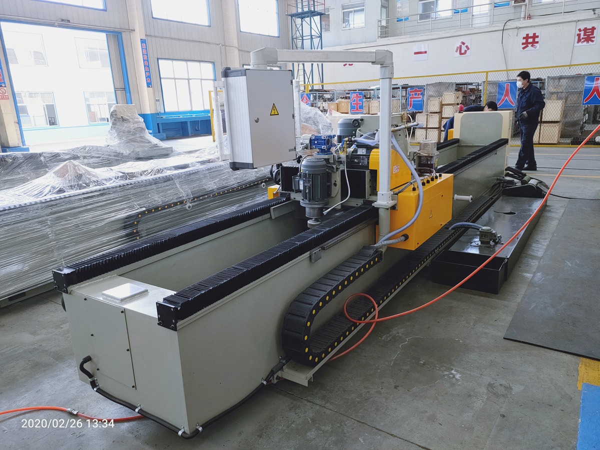 Knife Grinder with three grinding heads