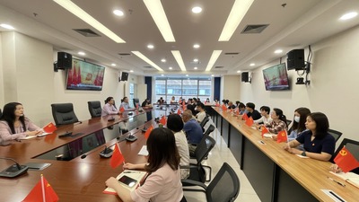 我院组织收看中国共产党四川省第十二次 代表大会开幕大会