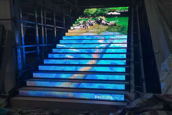 臺階梯步全彩LED顯示屏