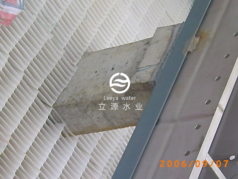 斜管斜板填料安裝照片拍攝于2006年