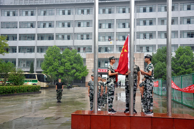 军训服务-升旗仪式