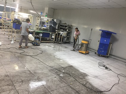 珠海魅族PVC防静电地板清洗前后对比。