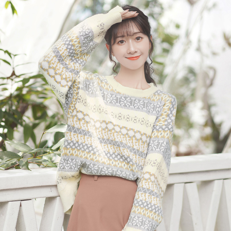 New autumn and winter retro floral sweater