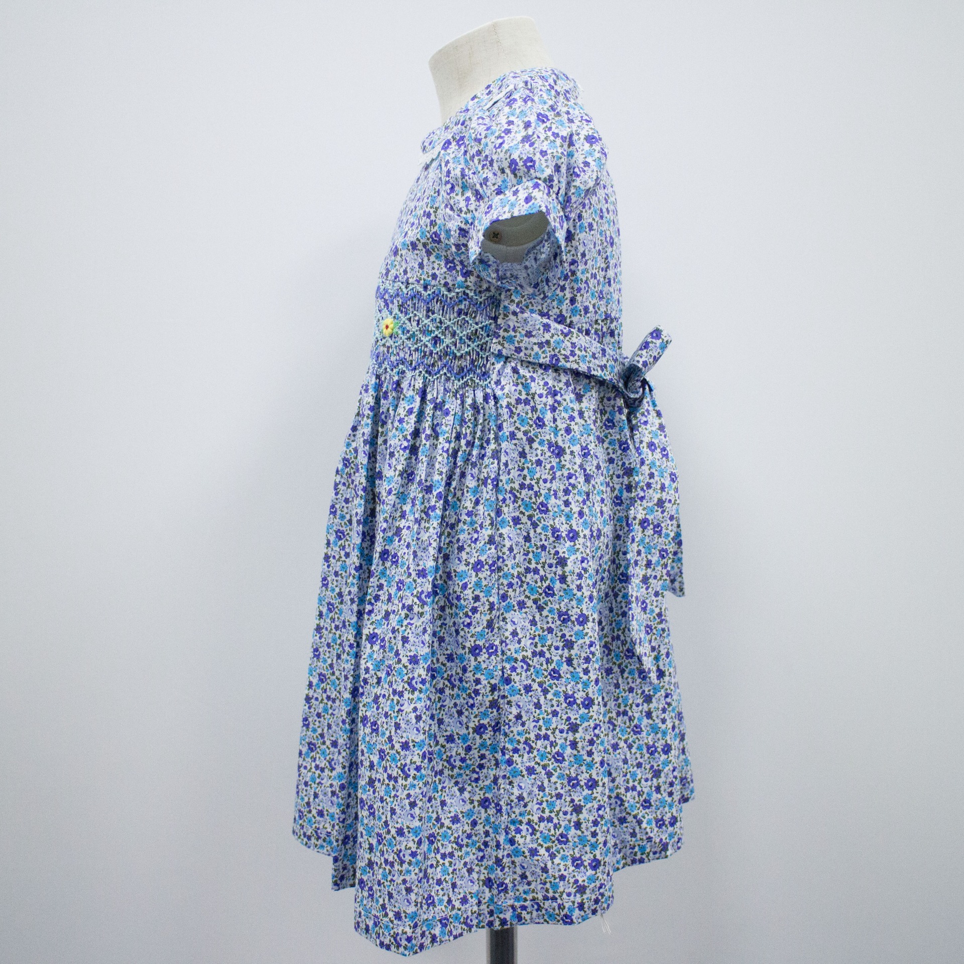 20 dollars for proofing blue short sleeve o-neck floral skirt smocking children dress New year wholesale smocked dresses