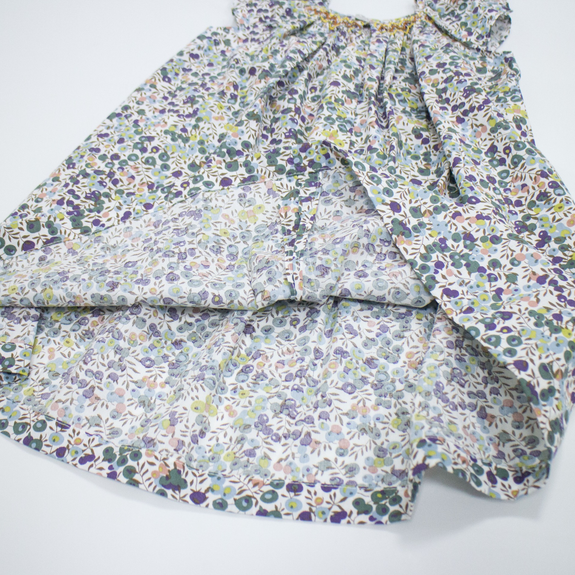 handmade smocked dress 2022 printed hand-gathered embroidered cotton  round neck sleeveless A-line skirt for baby