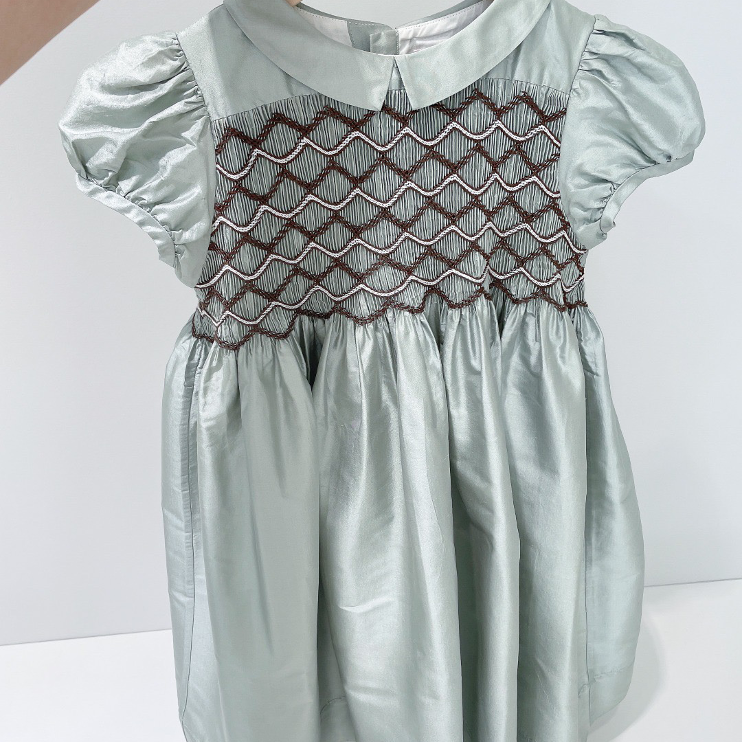 High-end children's clothing new girls hand-smocked heavy industry French temperament dress