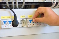 东莞电工证培训-电气设备头发热的快速检查方法