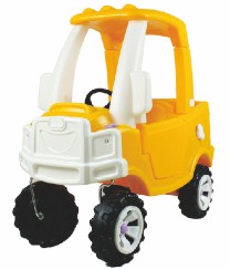 黄色万能工程车
