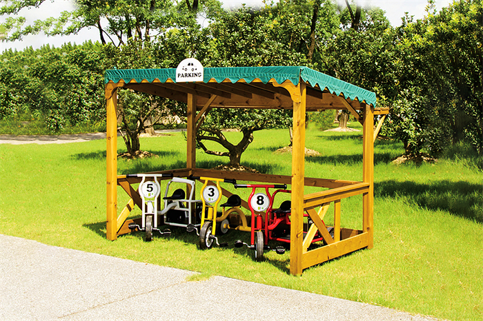 户外交通区丨模拟真实赛道，演绎萌娃版“速度与激情”