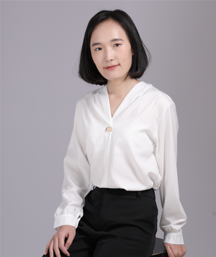 心理咨询师 社会工作师、IAPAP国际精神分析自体心理学协会会员，
流派：自体心理学、精神分析。从业2年，5年自我探索。
擅长：情绪压力、亲密关系、个人成长、心理创伤