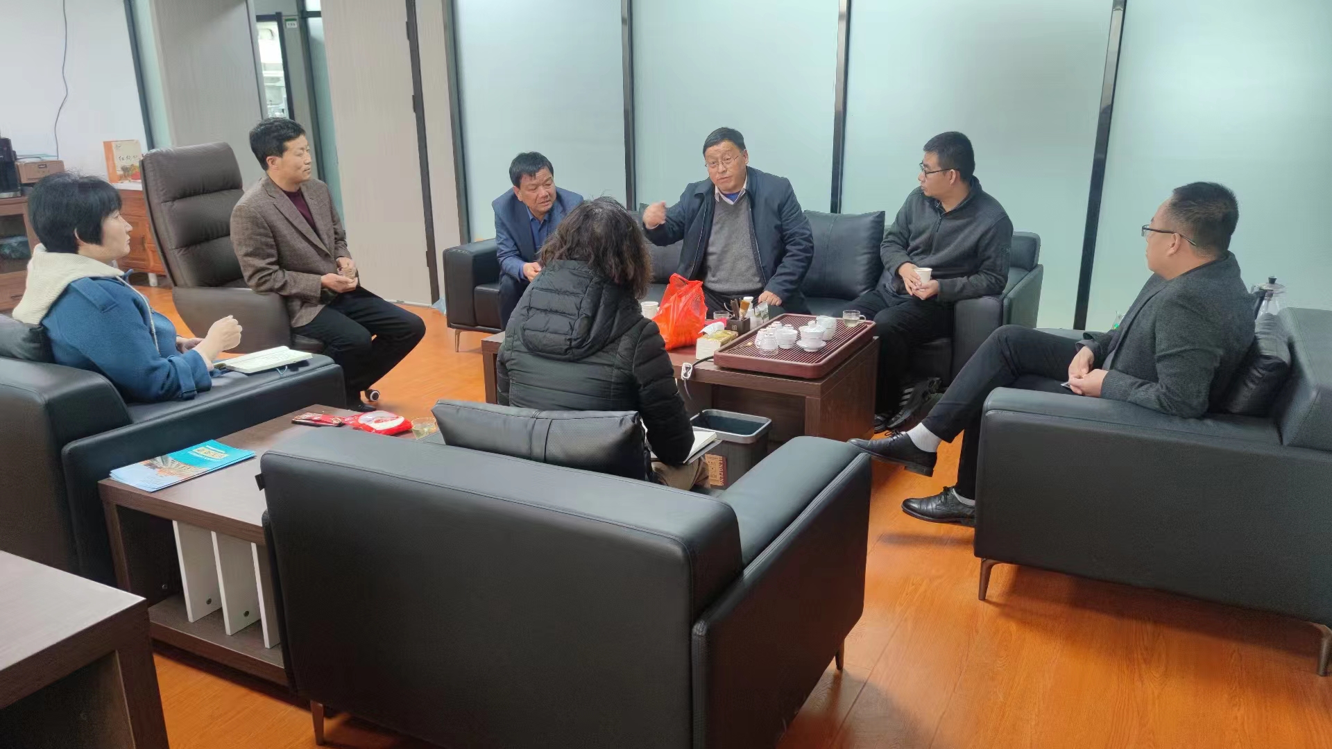 首席顾问梁宗锁教授来安康中药材试验示范站视察