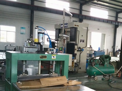 Freezer liner and side plate 30° bending machine