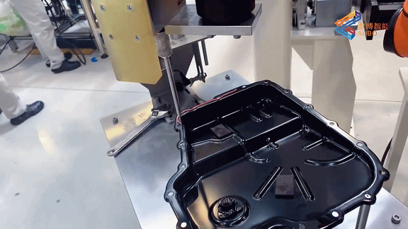 Glue Master | Application of Robot in Automotive gluing