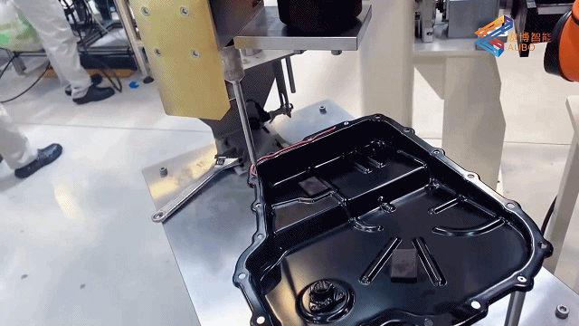 塗装マスター|博ロボットの自動車への塗布用途