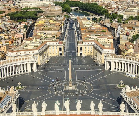 Located in Vatican City, St. Peter’s Square is the most famous square in Rome. Hundreds of thousands of people gather here to hear messages from the pope. Created in the 17th century by Bernini, the square has an elliptic shape, surrounded on two sides by colonnades before St. Peter’s Basilica.