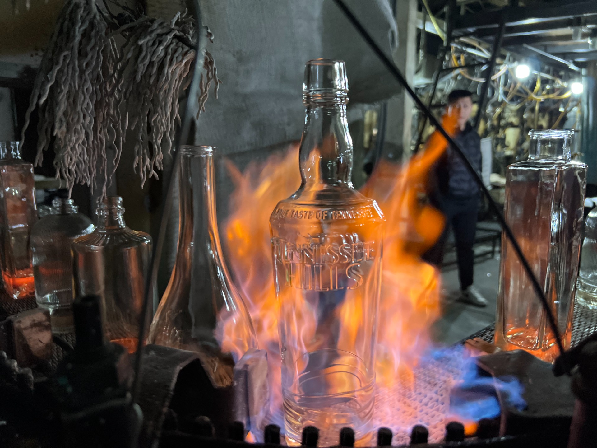 Glass bottle price competition