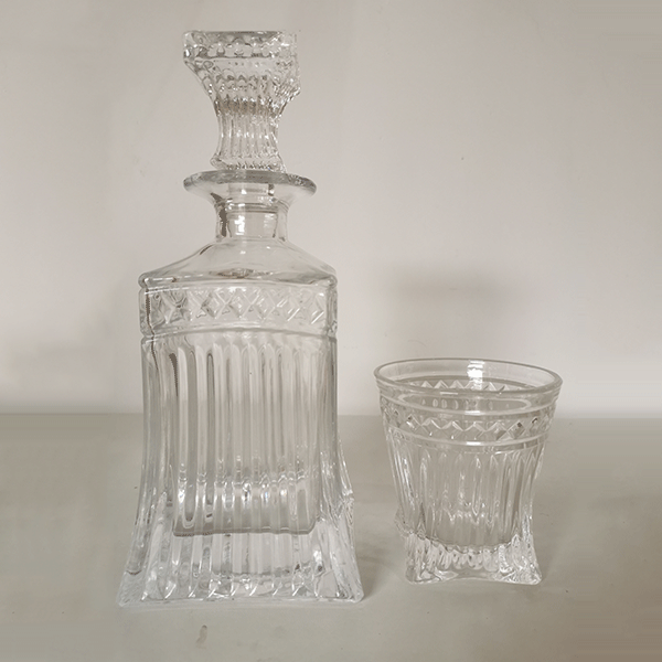 China made custom square spirits brandy glass decanter