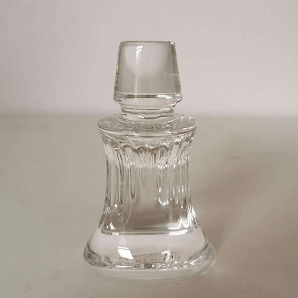 customized cosmetic lead-free vodka flask decanter with glass stopper