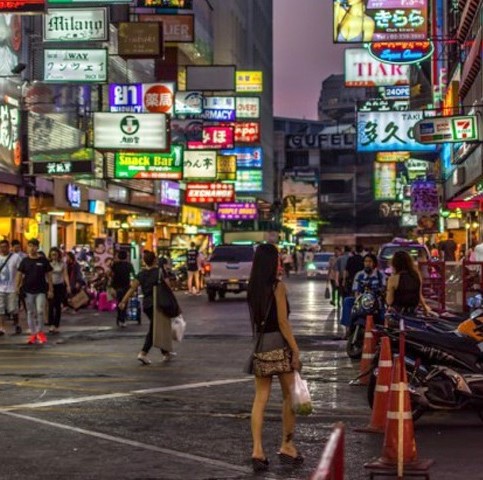 Patpong is a main nightlife attraction in Bangkok for tourists. The area is the street that connects Silom Road and Surawong Road. Along the street are shops, go-go bars and clubs. Patpong is famous for sex shows and a tourist-centric night market. A busy night market aimed at tourists is also located in Patpong. The street stalls alongside the road offer just about everything you want – a good place to pick up gifts for people back home.