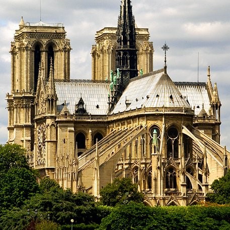 Despite the damage done by the 2019 fire, it is still worth seeing the Notre-Dame Cathedral. This awe-inspiring medieval monument stands at the heart of Paris on the Île-de-la-Cité, an island in the Seine River. To get here from the Latin Quarter, simply cross the Petit Pont bridge. The Cathédrale Notre-Dame de Paris was founded in 1163 by King Louis IX (Saint Louis) and Bishop Maurice de Sully, and the construction took more than 150 years. 