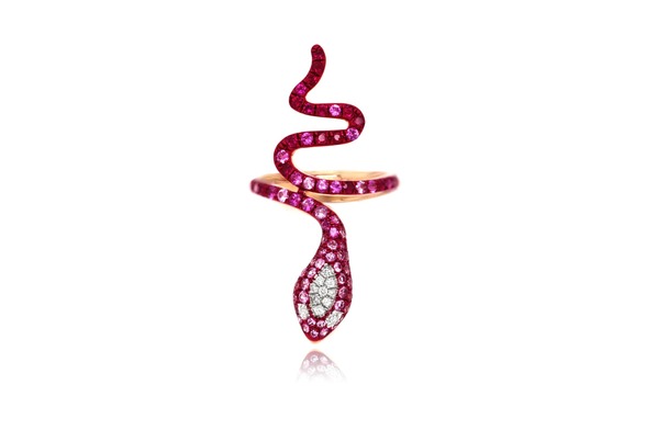 Colored gem serpentine ring