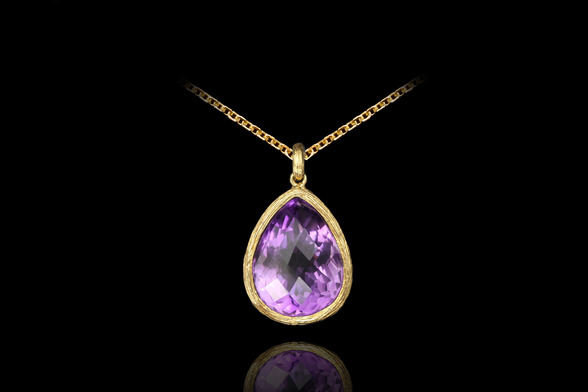 18-carat yellow gold drop amethyst pendant (excluding necklace)