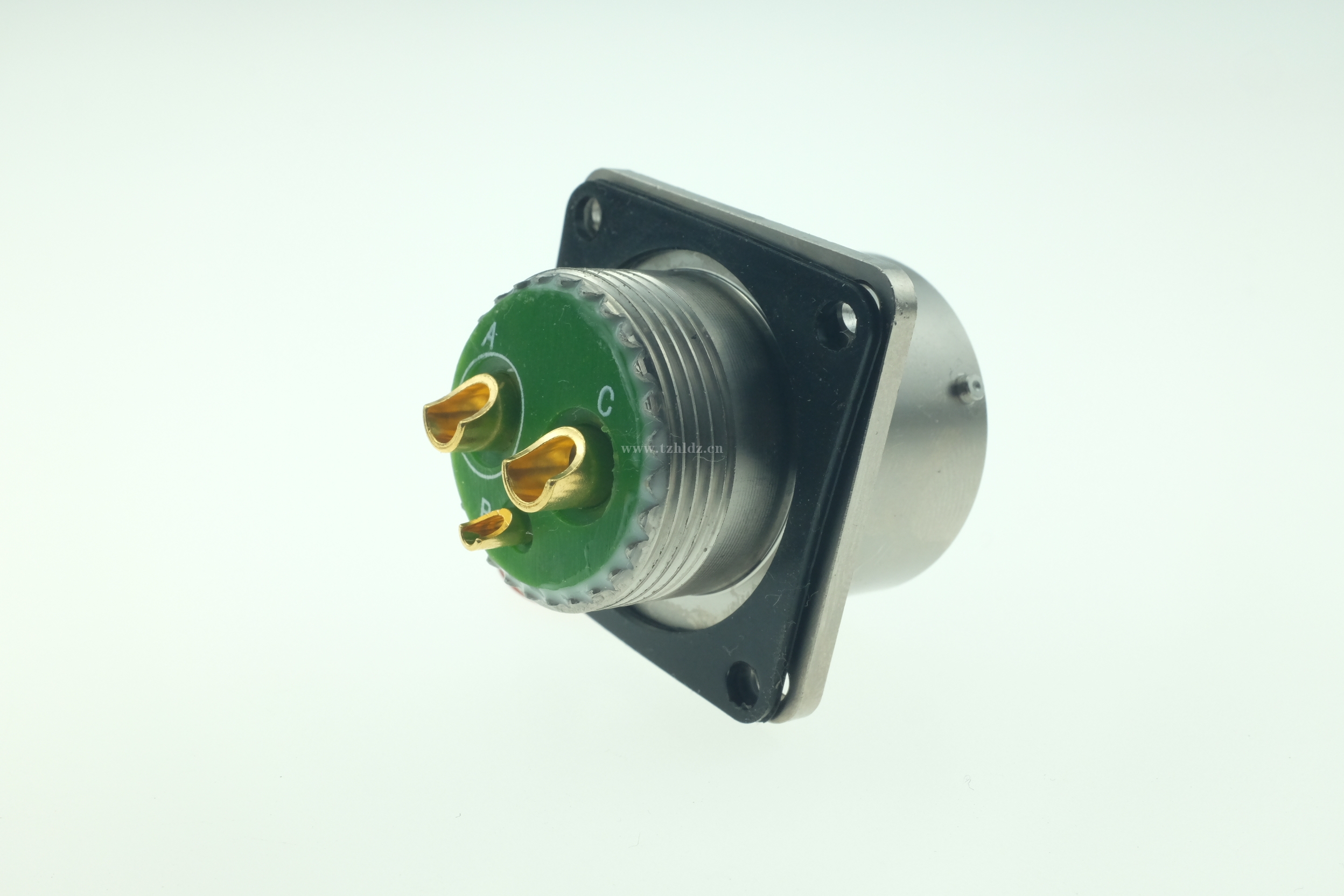MIL-DTL-38999 backshell for series III connector