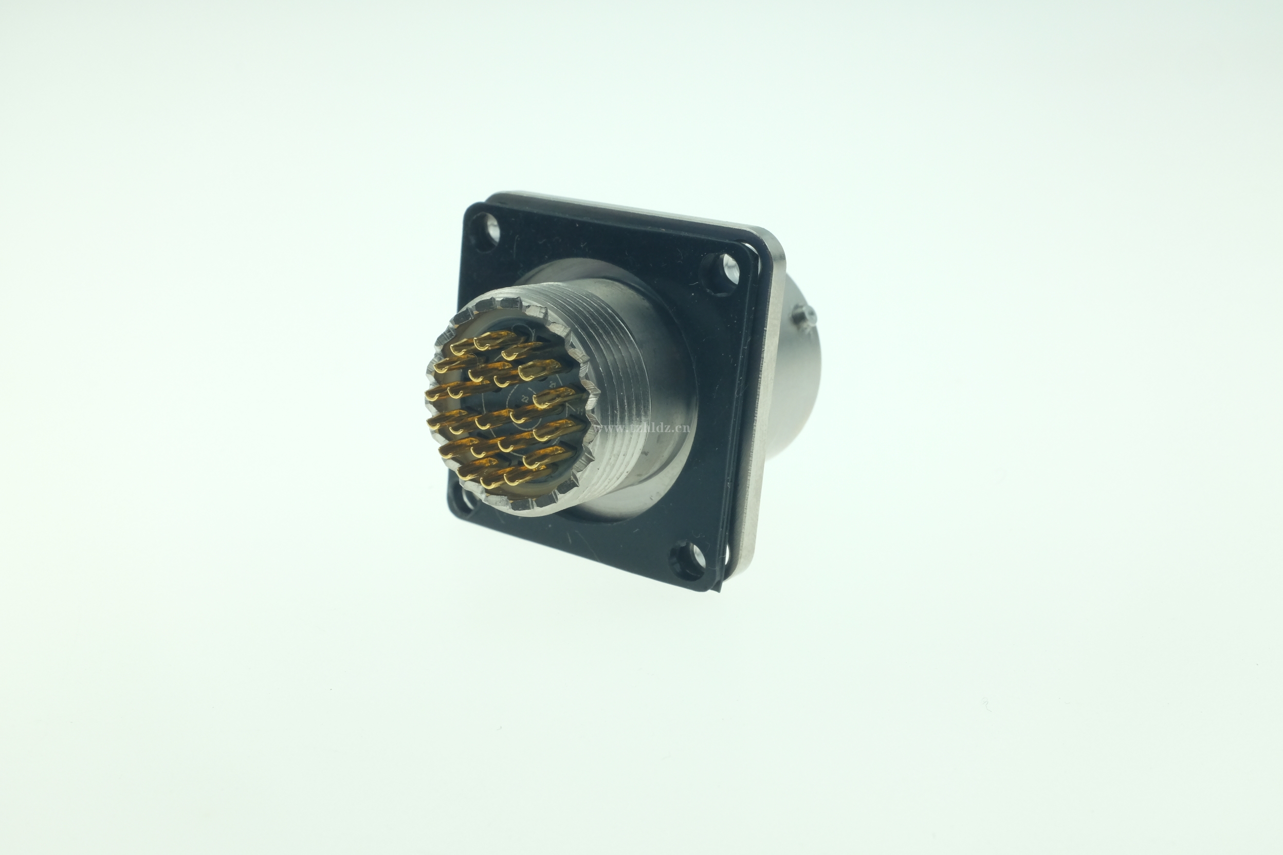 Circular mil spec 13 pin connector for D38999