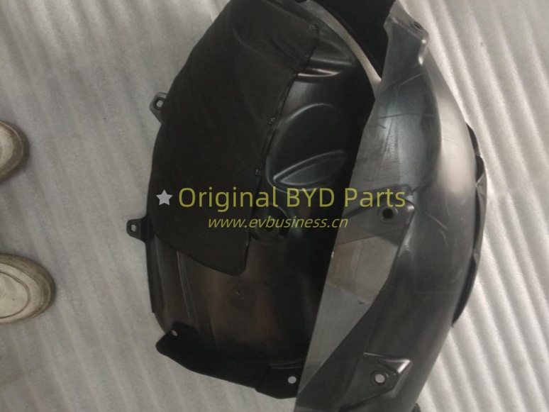Front wheel fender,left