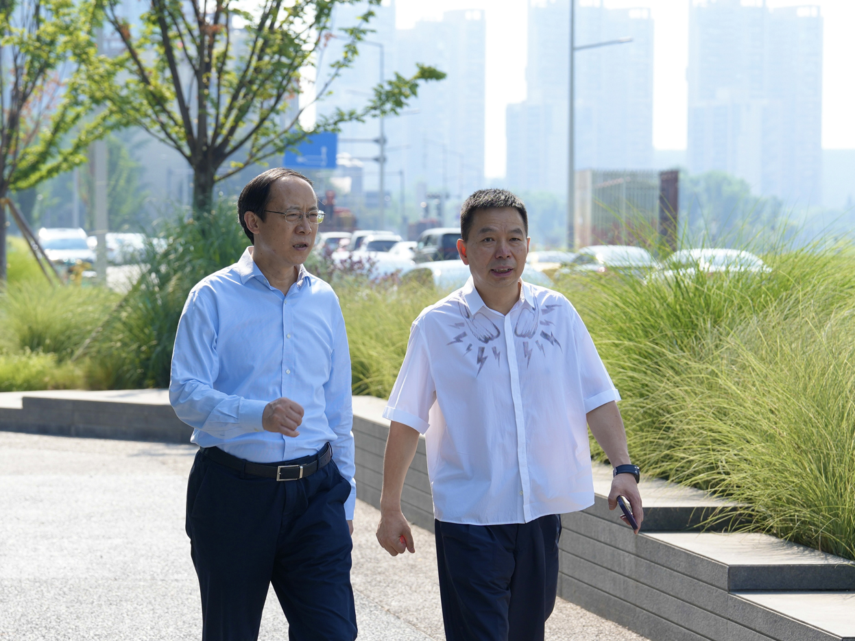 成都市副市长陈志勇调研富森美天府