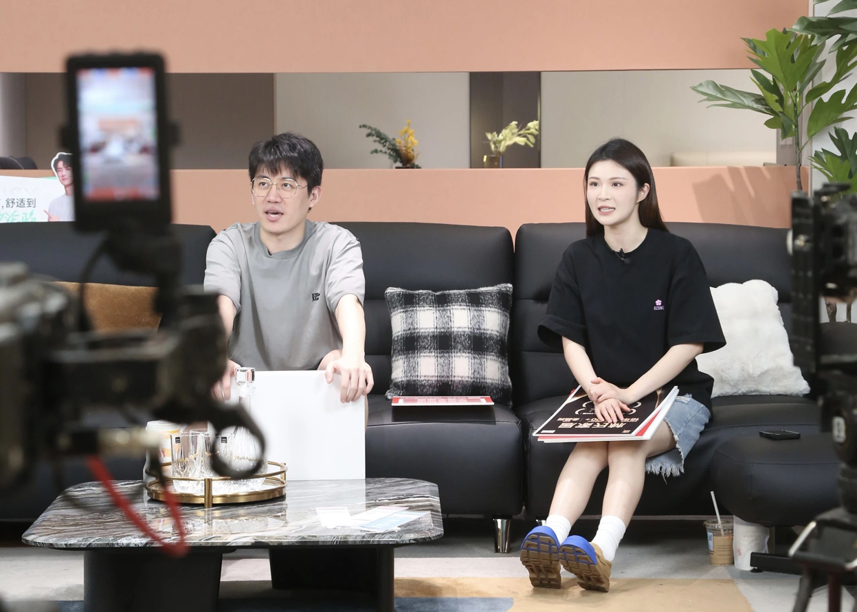 首场抖音本地生活混播落地富森美，抖音官方、交个朋友、富森美共探新模式