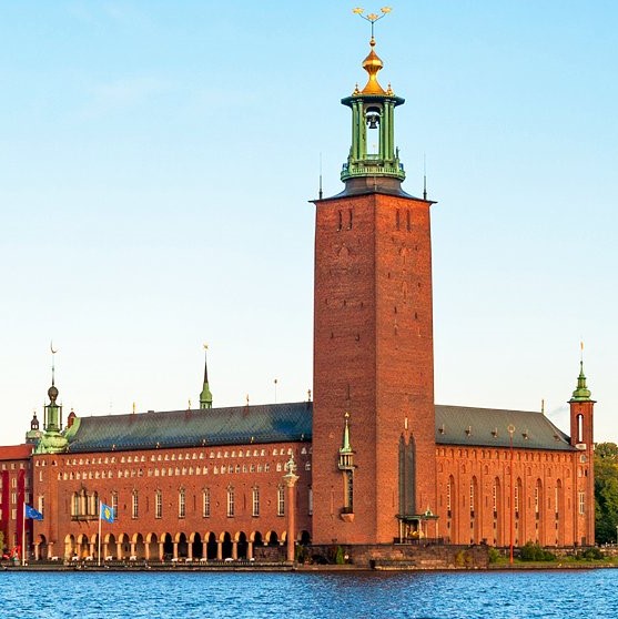 Nestled at the water's edge and topped by three golden crowns, the City Hall (Stockholms stadshus, or Stadshuset) is one of Stockholm's most iconic buildings and stars in countless images and postcards of the city. Dating from 1923, the hall opened on that most Swedish of dates: Midsummer's Eve.