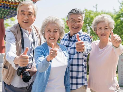 旺年相伴，共赴健康百岁之旅