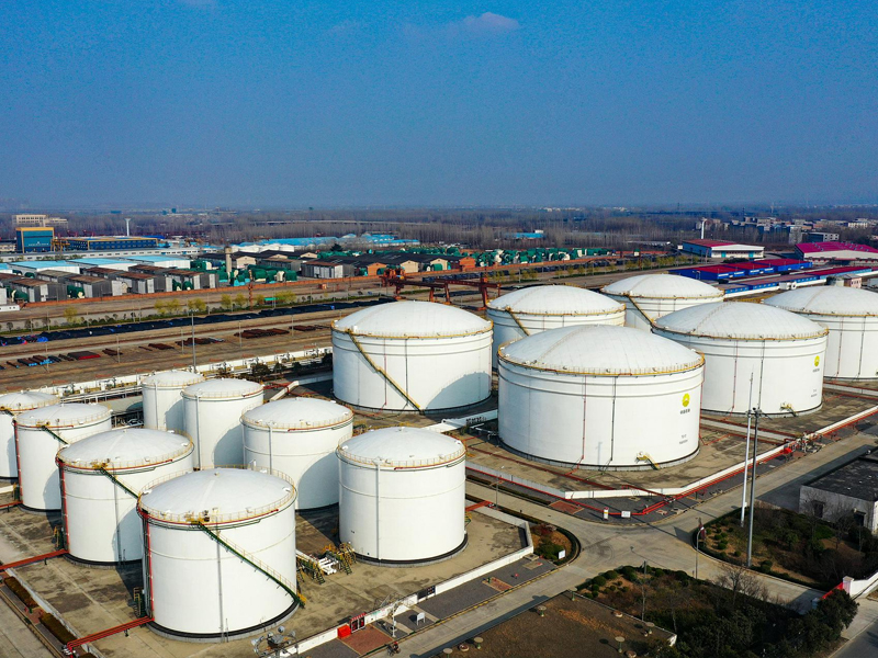 The safety of oil storage tanks is a top priority, and an accident could result in incalculable damage.