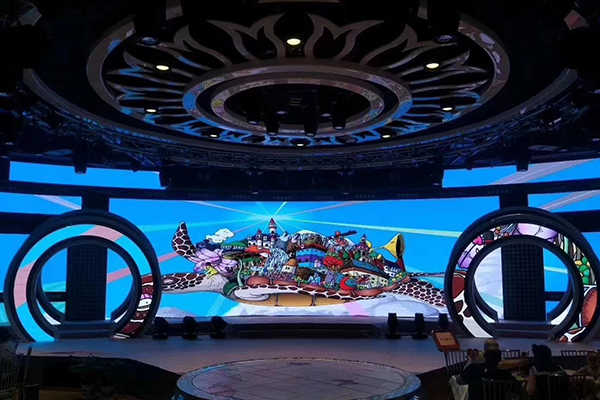 酒吧创意圆形LED显示屏
