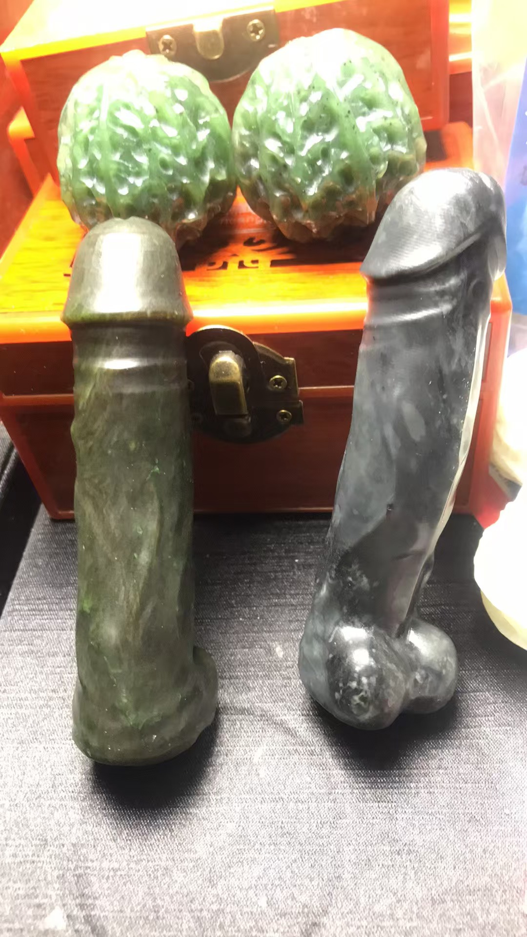 生殖崇拜正品和田玉材料精雕Phallic worship genuine  material exquisite carving