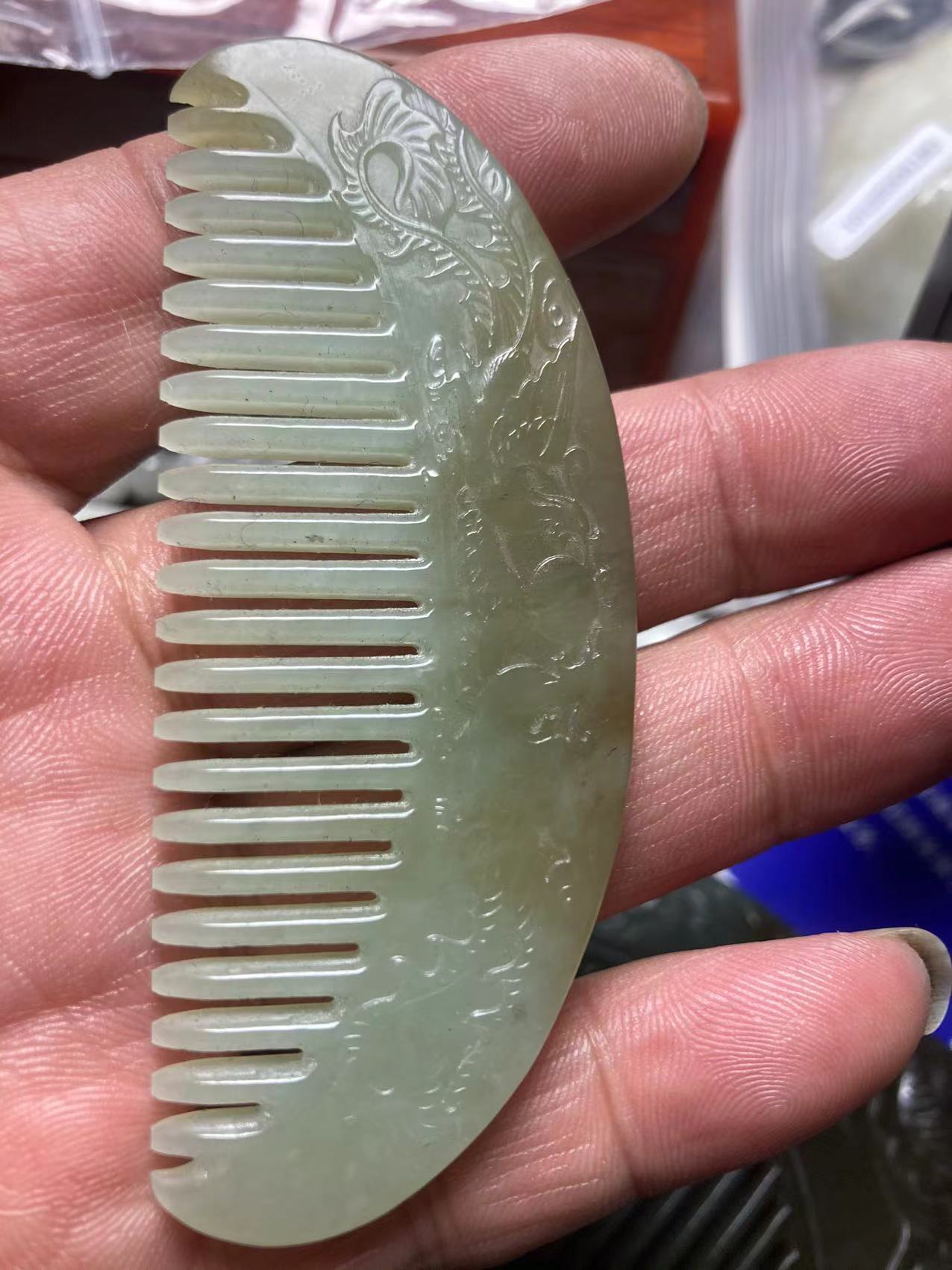 贵族主人实用类工具玉梳（一梳顺）----复制梳子全部功能  Practical tool for noble masters, jade comb (one comb smooth) ---- copy all functions of the comb