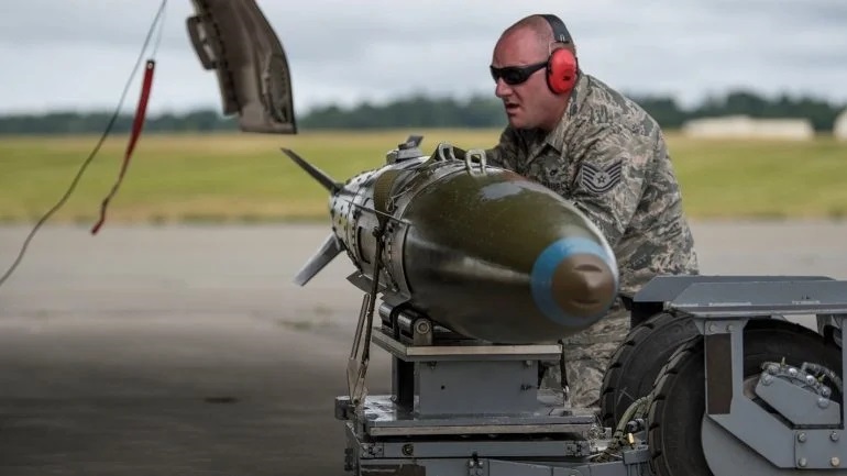 House Armed Services Committee urge for JDAMs on B-2 bombers