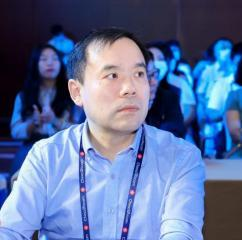 清华大学人文教育发展研究中心秘书长，中国教育发展战略学会教育教学创新专委会特聘研究员，中国教育学会劳动教育分会理事。曾任北京市第十中学（完中）专职教师、中央教科所科技中心研究员、中国中小学教育教学网总编、«中小学信息技术教育»杂志副主编。