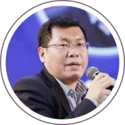 首都师范大学儿童与未来教育创新研究院副院长、副教授，硕士生导师导；清华大学在线教育与混合教学方向出站博士后、清华大学人文学院人文教育发展研究中心课程委员会副主任。研究方向：未来教育改革、在线教育与混合教学。教育部学校规划建设发展中心专家；安徽省高教研究所特聘研究员；多家CSSCI期刊外审专家。主持教育部等省部级课题 3 项，以第一作者或通讯作者在SSCI、EI 和CSSCI 等以上期刊等发表论文近30 篇；曾获教育部在线教育研究中心评选的“智慧教学之星”称号。先后为清华大学等知名高校以及职业技术学院等 200 多所院校和地方教育局开展在线教育与混合教学改革、微课、思维导图等培训讲座。